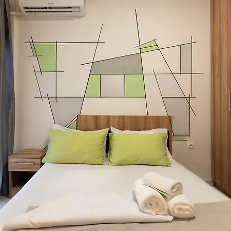 Apartment The Vibe Stylish 3br Balcony In Thesaloniki *
