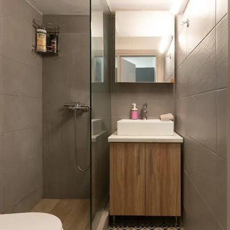 The Vibe Stylish 3br Balcony In Thesaloniki