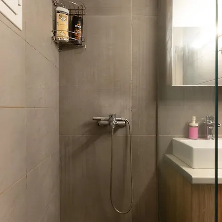 Apartment The Vibe Stylish 3br Balcony In Thesaloniki